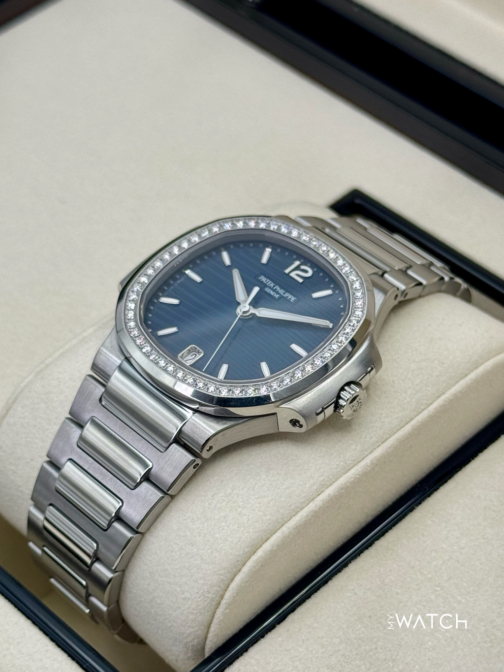 Patek Philippe Nautilus 35.2mm 7118/1200A-001 Stainless Steel Blue Dial