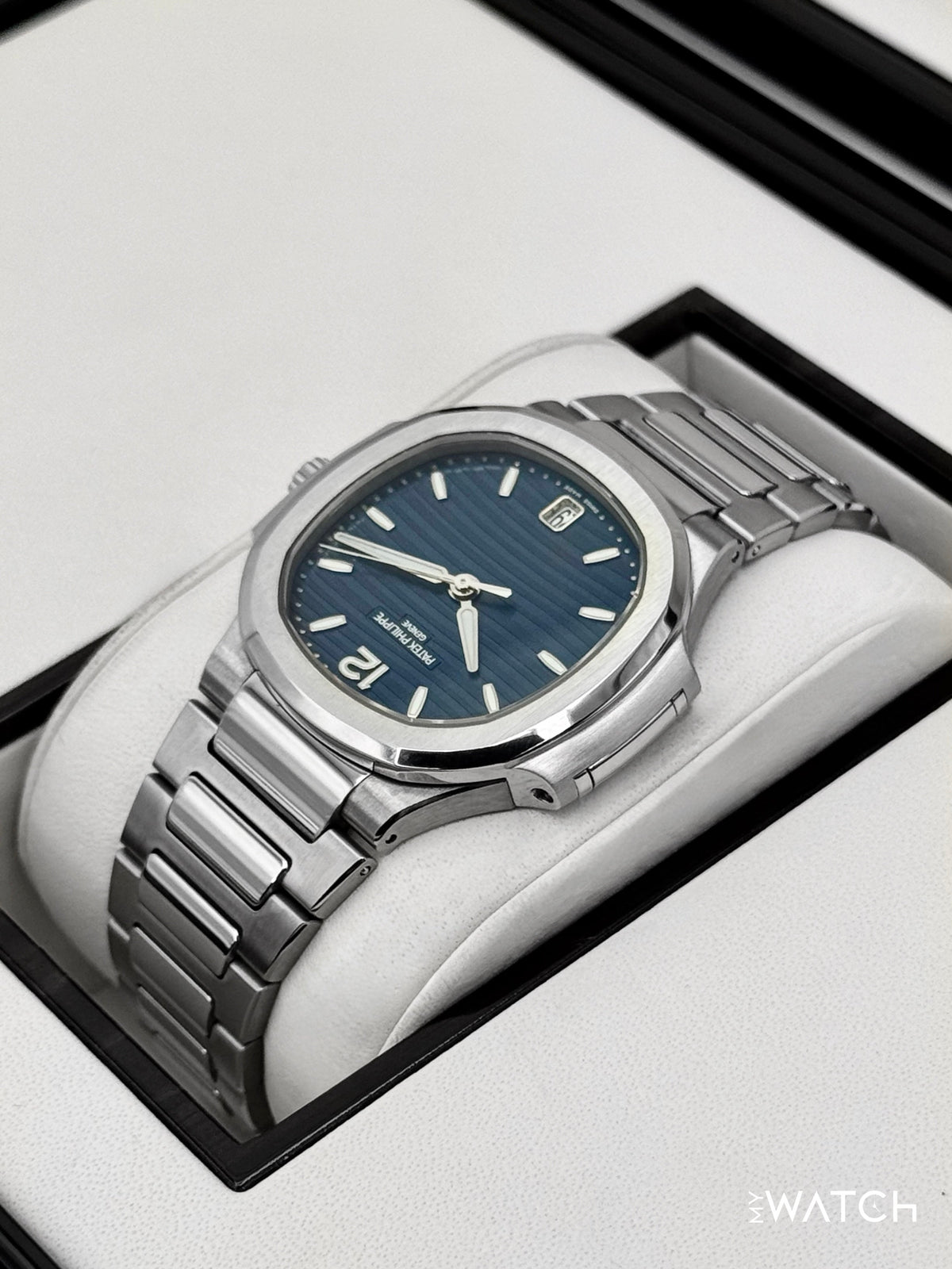 Patek Philippe Nautilus 35.2mm 7118/1A-001 Stainless Steel Blue Dial