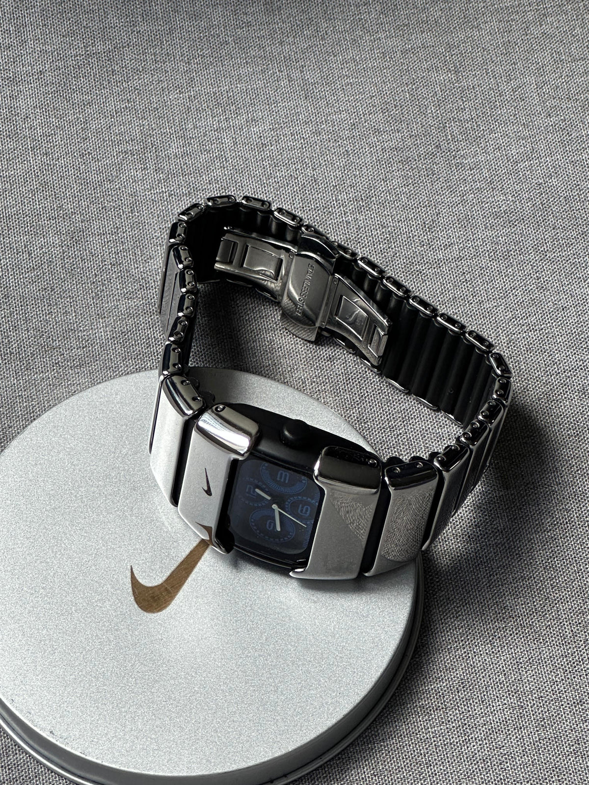 Nike D-Line Shiny Silver Analogue Watch with Blue Dial | Rare Collectible | Unisex Retro Sports Timepiece