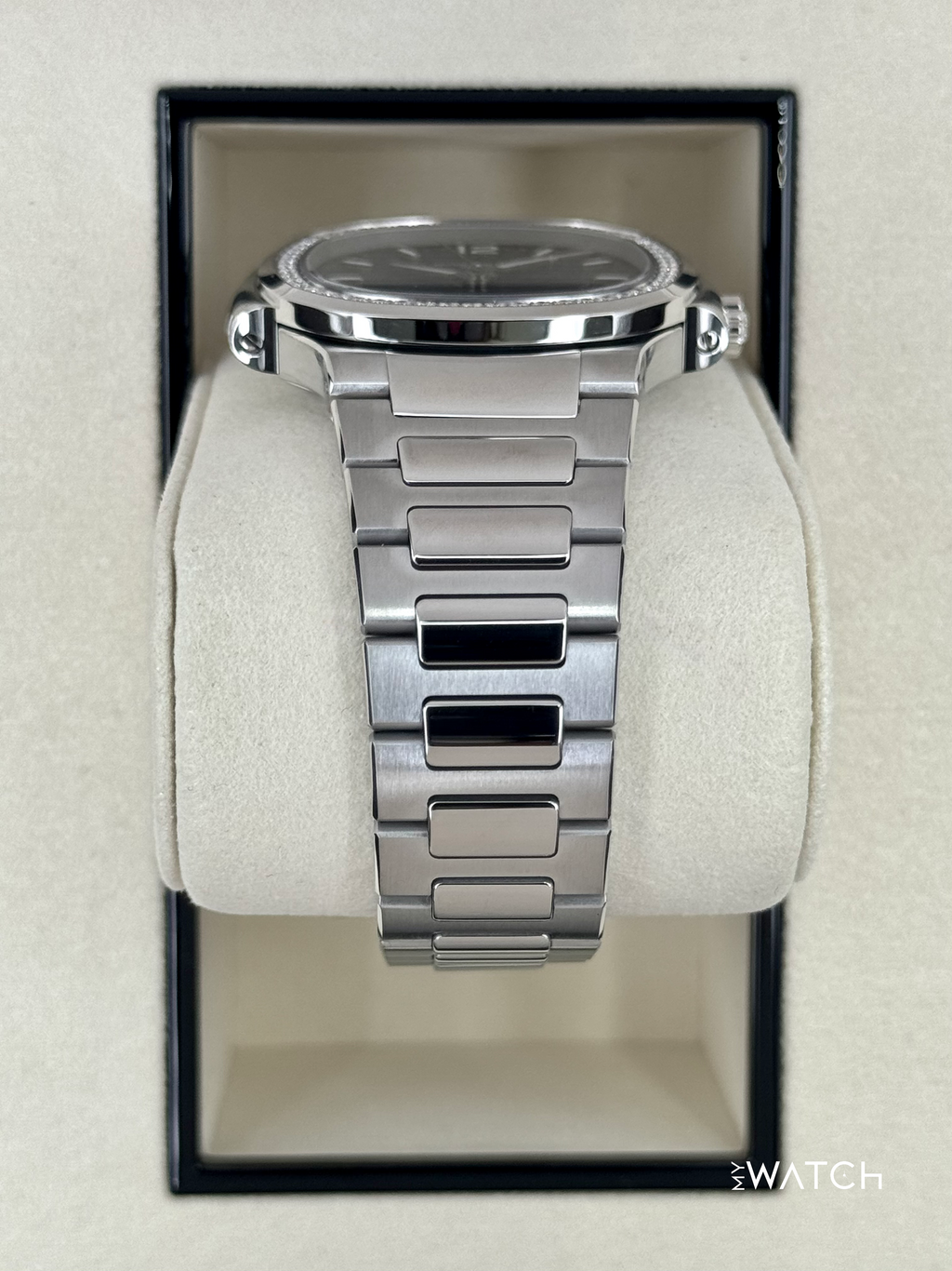 Patek Philippe Nautilus 35.2mm 7118/1200A-001 Stainless Steel Blue Dial