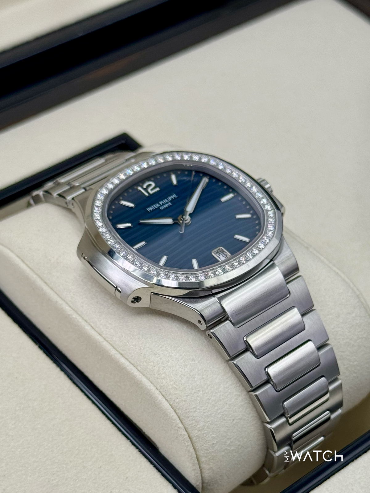 Patek Philippe Nautilus 35.2mm 7118/1200A-001 Stainless Steel Blue Dial