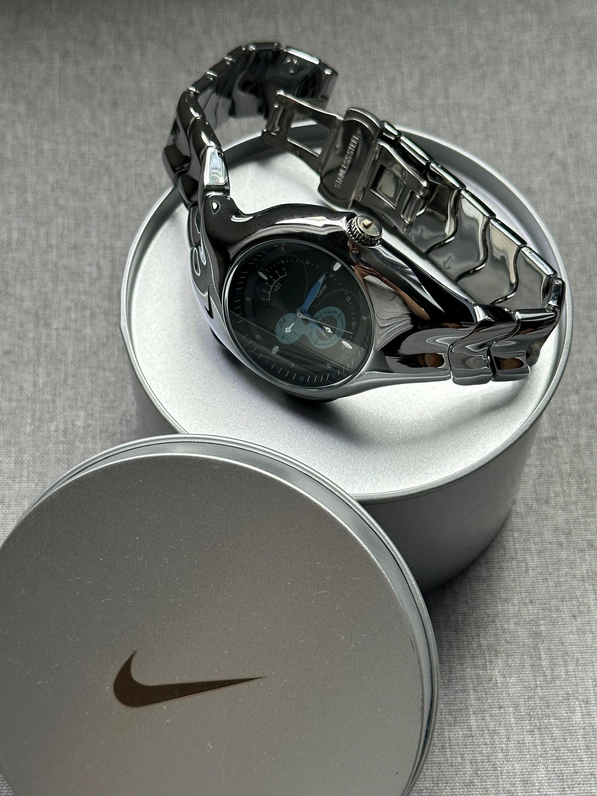 Nike Triax Chronograph Watch Shiny Silver with blue black dial – Vintage Grey Stainless Steel Sports Watch, Rare Collectible Timepiece